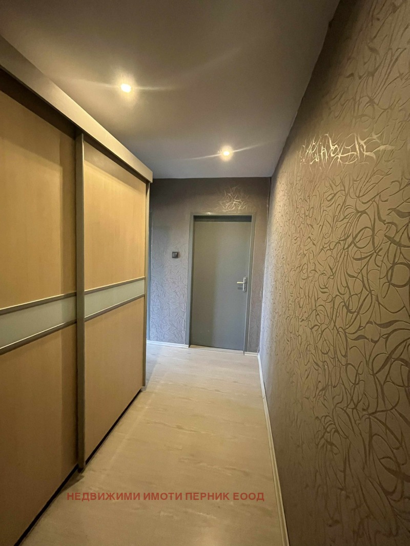 Продава  2-стаен град Перник , Изток , 66 кв.м | 57927800 - изображение [11]