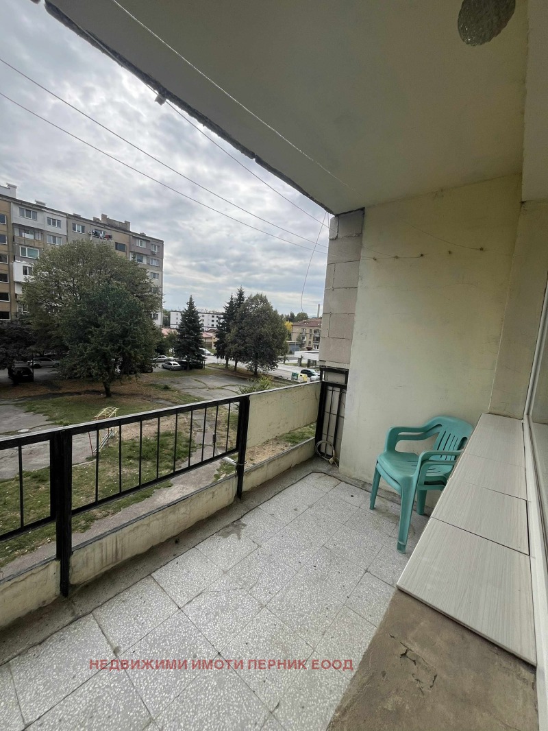 Продава  2-стаен град Перник , Изток , 66 кв.м | 57927800 - изображение [12]