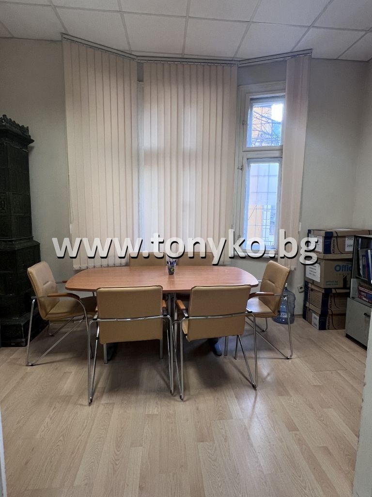 Продава  3-стаен град Пловдив , Център , 100 кв.м | 73673531