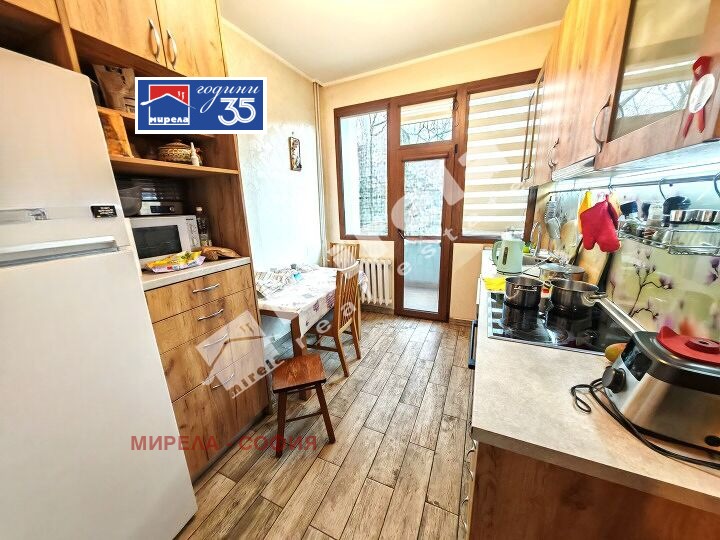 Продава ЕТАЖ ОТ КЪЩА, гр. София, Изток, снимка 8 - Етаж от къща - 54262618