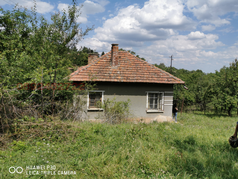 Продава КЪЩА в област Монтана, с. Смоляновци - 65 кв.м / 20 000 € » 39 116.60 лв.
