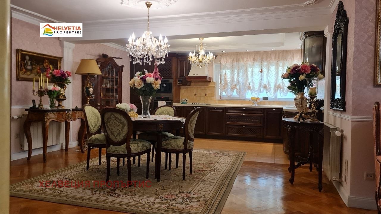 Продава КЪЩА, гр. София, в.з.Киноцентъра, снимка 2 - Къщи - 55503938