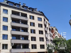 2-стаен град София, Света Троица