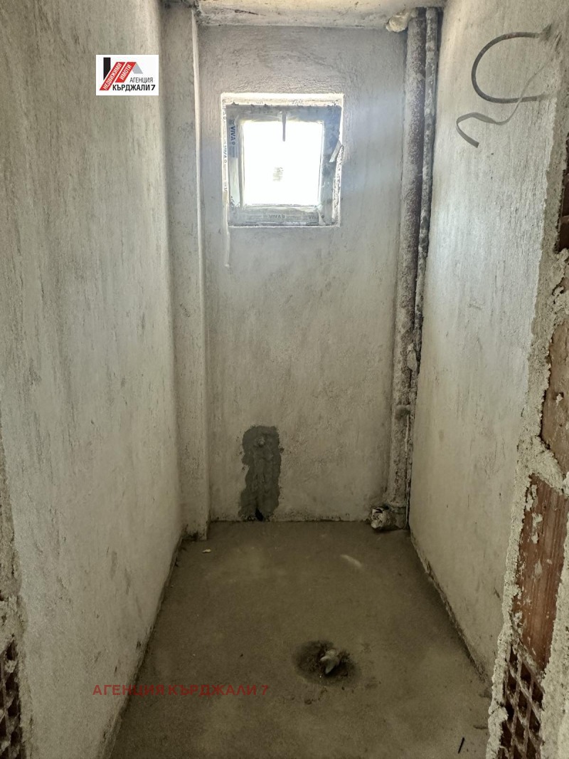 Продава  3-стаен град Кърджали , Байкал , 105 кв.м | 40000274 - изображение [9]