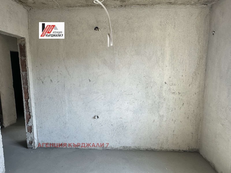 Продава  3-стаен град Кърджали , Байкал , 105 кв.м | 40000274 - изображение [6]