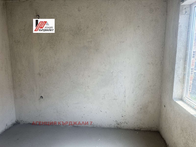 Продава  3-стаен град Кърджали , Байкал , 105 кв.м | 40000274 - изображение [8]