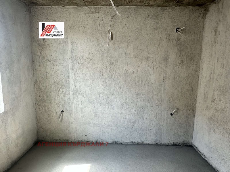Продава  3-стаен град Кърджали , Байкал , 105 кв.м | 40000274 - изображение [5]