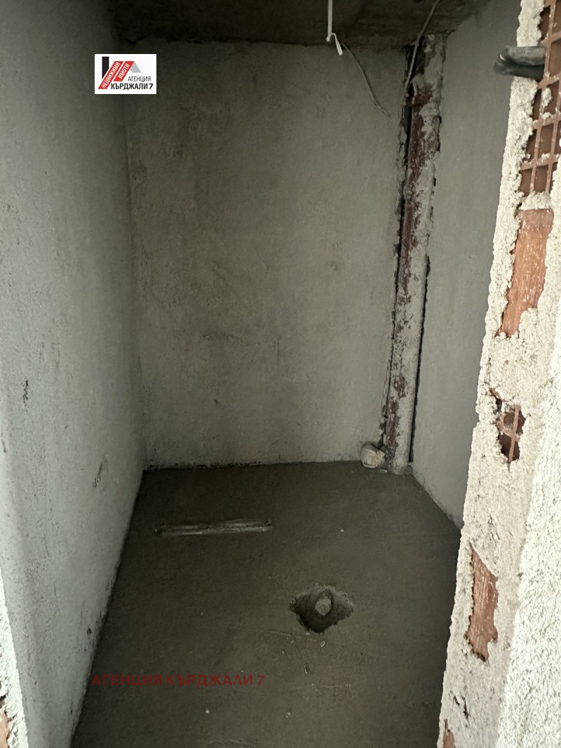 Продава  3-стаен град Кърджали , Байкал , 105 кв.м | 40000274 - изображение [11]
