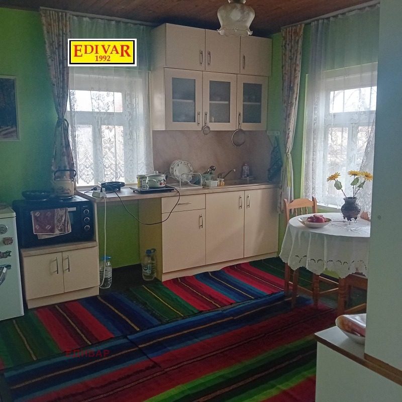 Продава КЪЩА, гр. Долни чифлик, област Варна, снимка 12 - Къщи - 49010350