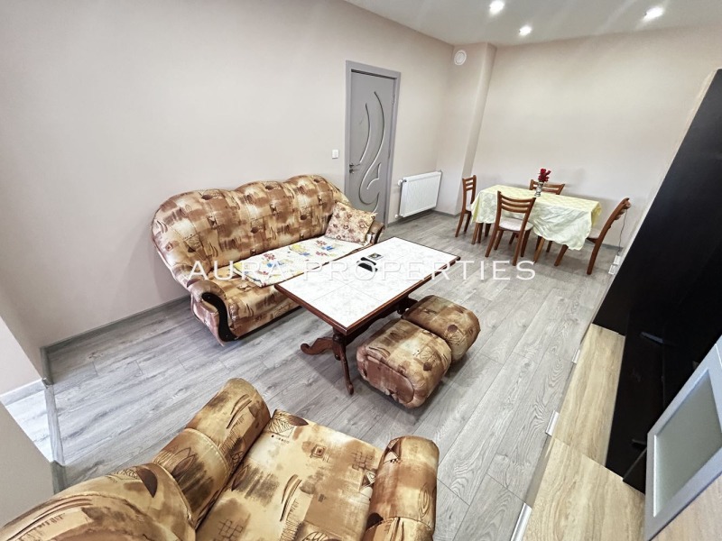 Продава  3-стаен град Разград , Орел , 76 кв.м | 64932584 - изображение [2]