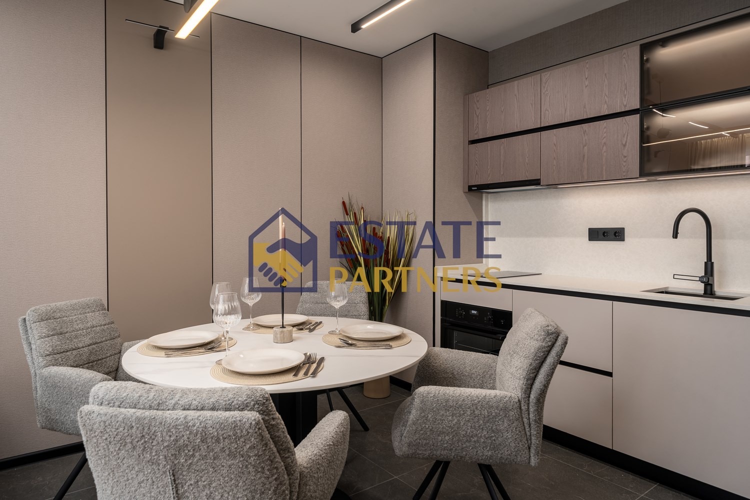 Продава 3-СТАЕН, гр. Пловдив, Кършияка, снимка 2 - Апартаменти - 55992069