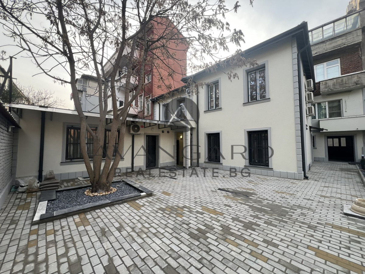 Продава КЪЩА, гр. Пловдив, Център
