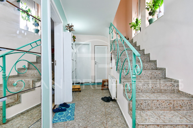 Продава КЪЩА, гр. София, Надежда 2, снимка 9 - Къщи - 52402102