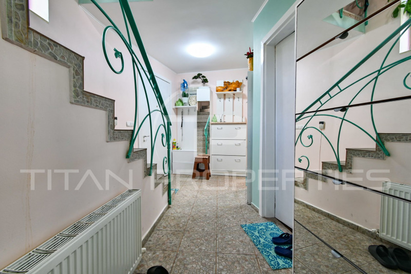 Продава КЪЩА, гр. София, Надежда 2, снимка 13 - Къщи - 52402102