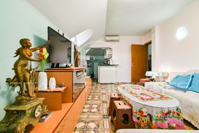 Продава КЪЩА, гр. София, Надежда 2, снимка 5 - Къщи - 52402102