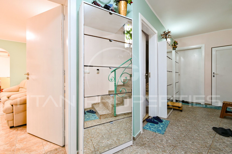 Продава КЪЩА, гр. София, Надежда 2, снимка 6 - Къщи - 52402102