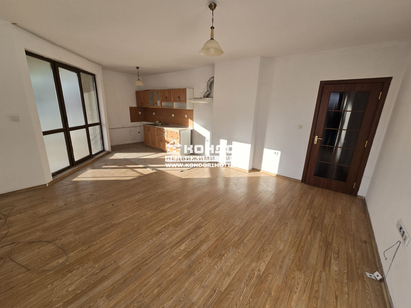 Продава 3-СТАЕН, гр. Пловдив, Център, снимка 2 - Апартаменти - 49952204