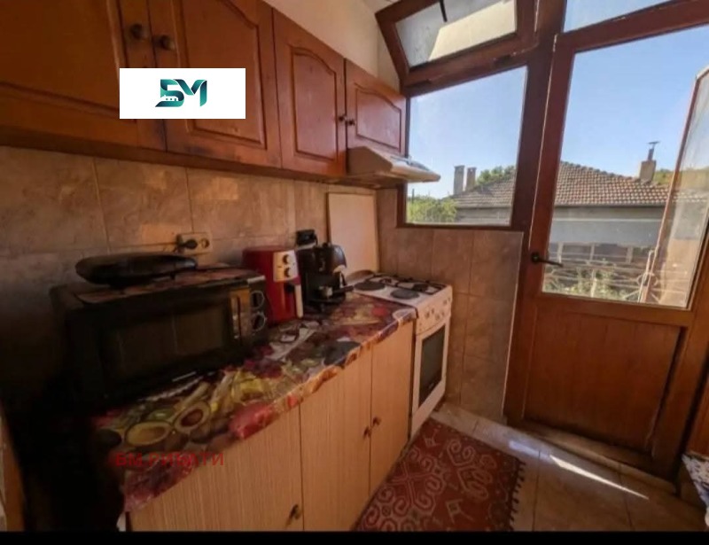 Продава КЪЩА, гр. Дебелец, област Велико Търново