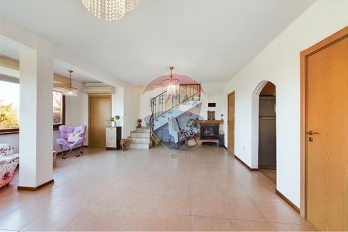 Продава КЪЩА, гр. Варна, м-т Боровец - север, снимка 2 - Къщи - 53703301