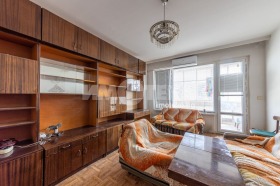 2 Schlafzimmer Lewski 1, Warna