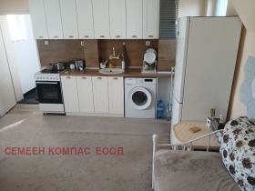 1 soverom Mladesjki Halm, Plovdiv
