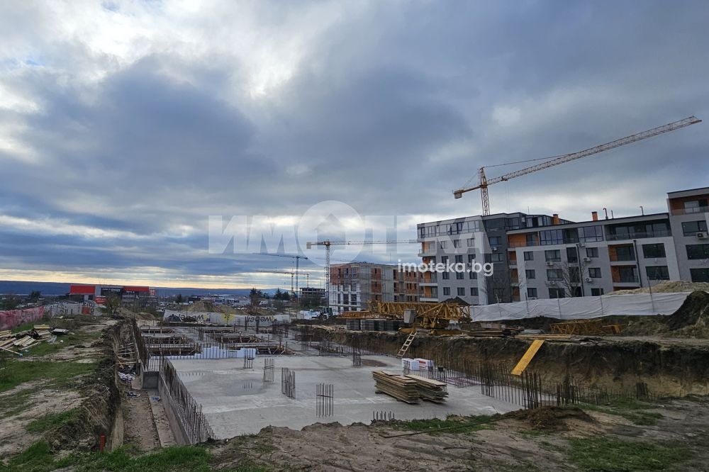 Продава ГАРАЖ, ПАРКОМЯСТО, гр. Варна, Владислав Варненчик 1, снимка 7 - Гаражи и паркоместа - 54262971