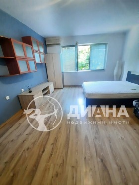 Studio Karsjijaka, Plovdiv 1