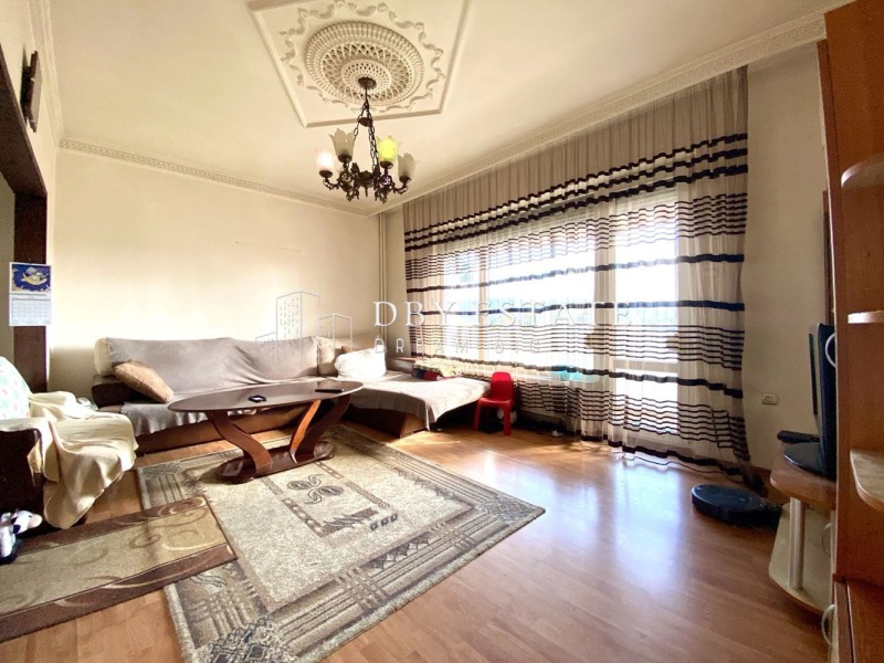À venda  2 quartos Plovdiv , Trakiia , 92 m² | 98082127 - imagem [2]