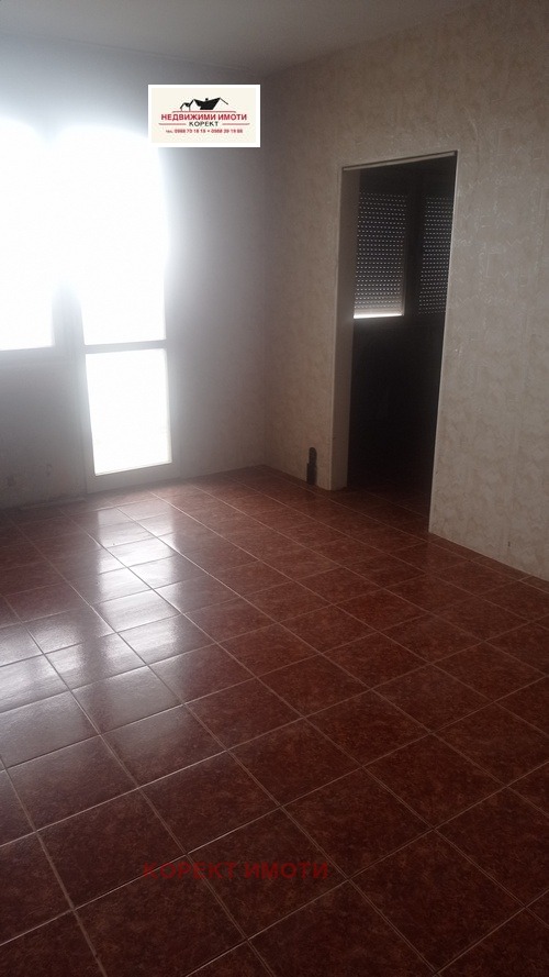 Продава 3-СТАЕН, гр. Шумен, Боян Българанов 2, снимка 3 - Апартаменти - 53674479