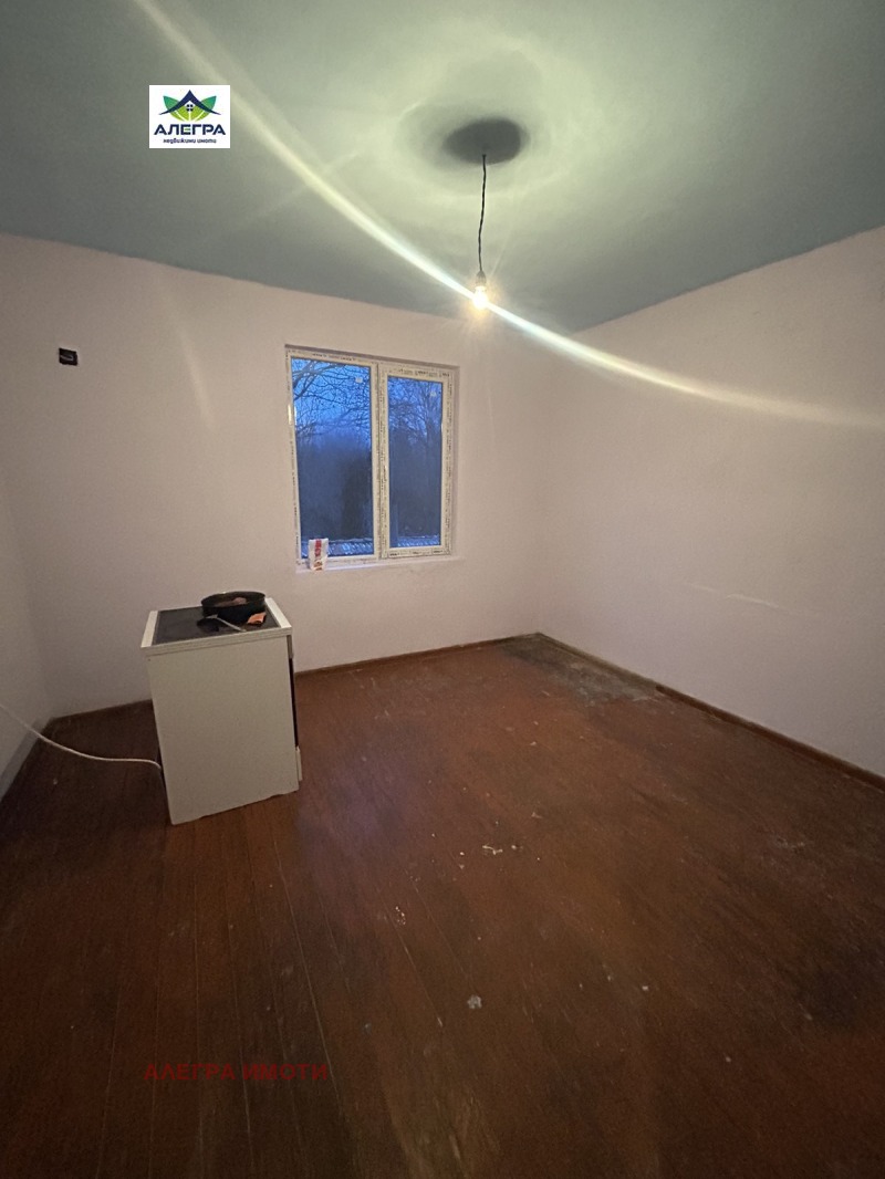 Продава КЪЩА, с. Виноградец, област Пазарджик, снимка 2 - Къщи - 53187936