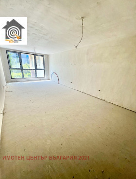 1 chambre Poligona, Sofia
