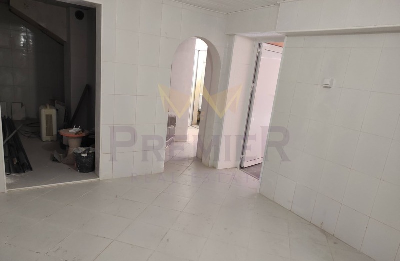 In vendita  Negozio Varna , Kolhozen pazar , 108 mq | 13225583