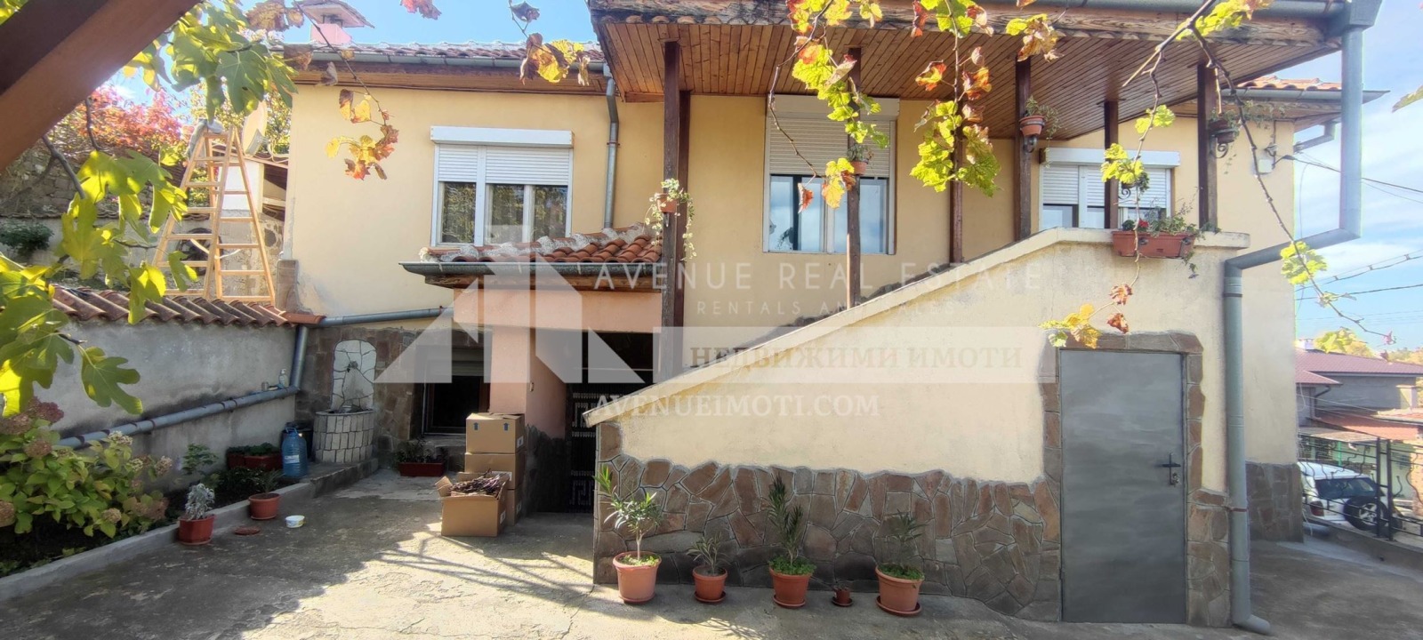 Продава КЪЩА, гр. Перущица, област Пловдив