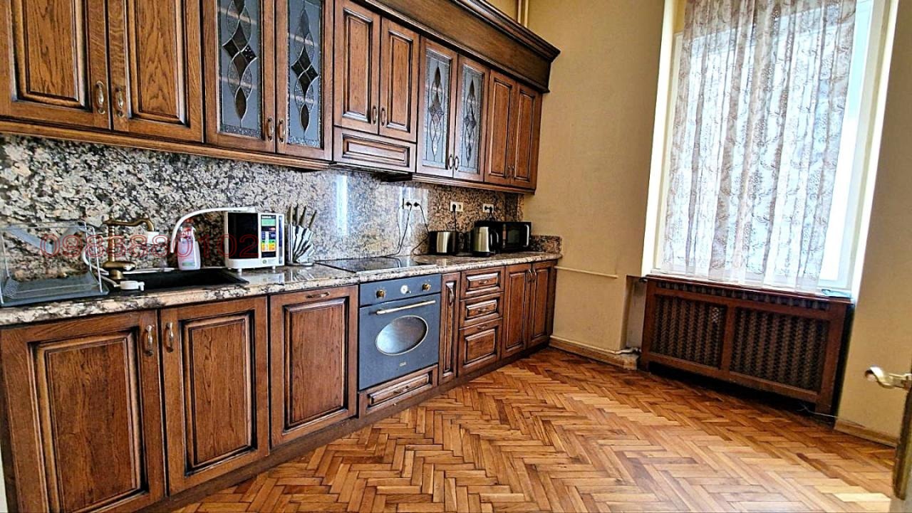 Продава 4-СТАЕН, гр. София, Център