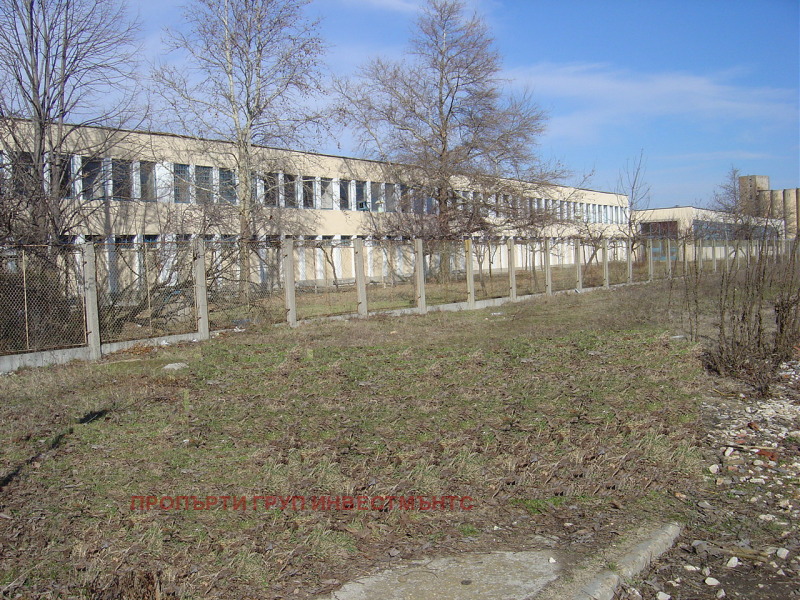 Продава ПРОМ. ПОМЕЩЕНИЕ в област Плевен, гр. Пордим - 8789 кв.м / 900 000 € » 1 760 247.00 лв., ПРОПЪРТИ ГРУП ИНВЕСТМЪНТС