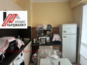 2 спаваће собе Вазрожденци, Карджали 6