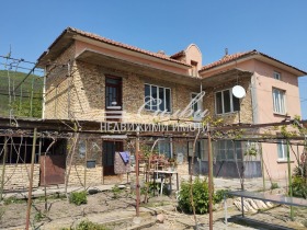 Продажба на къщи в град Шумен - изображение 1 