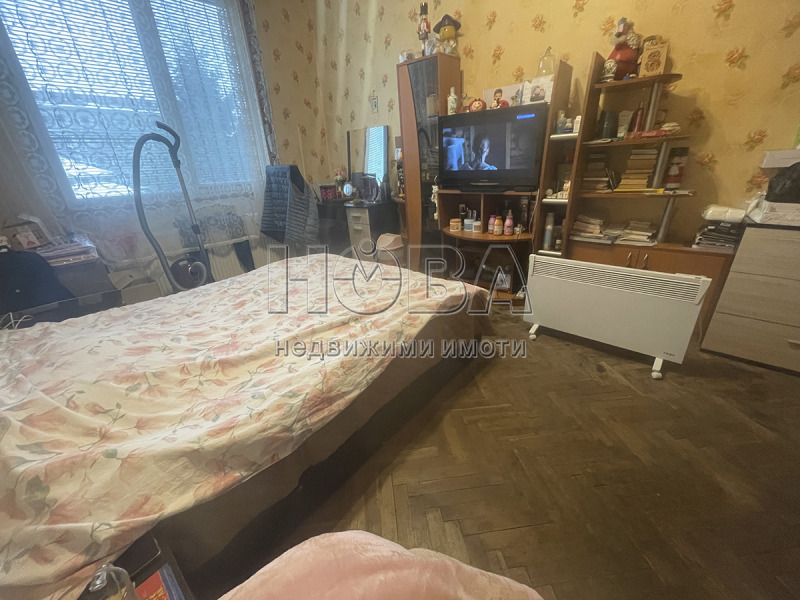 Продава ЕТАЖ ОТ КЪЩА, гр. Русе, Център, снимка 6 - Етаж от къща - 53230673