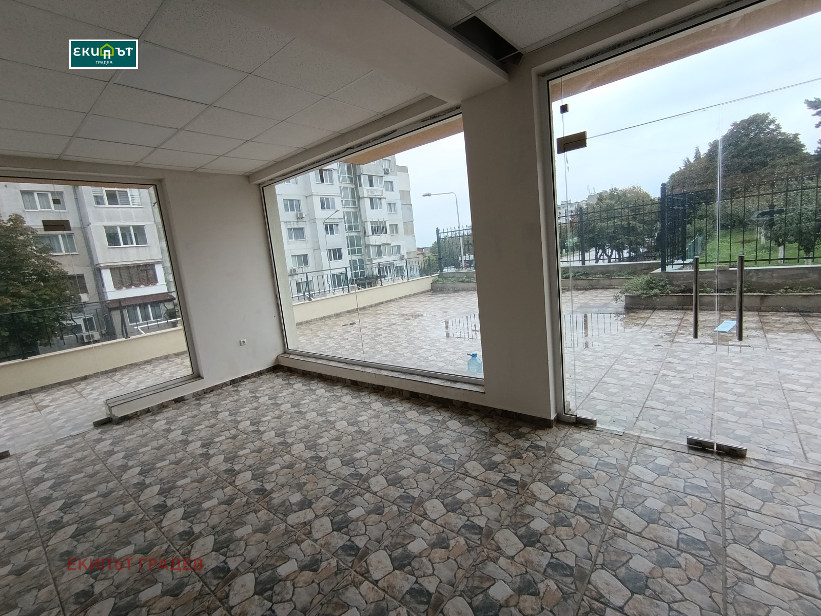 Продава ЗАВЕДЕНИЕ, гр. Варна, Владислав Варненчик 2, снимка 2 - Заведения - 47502858