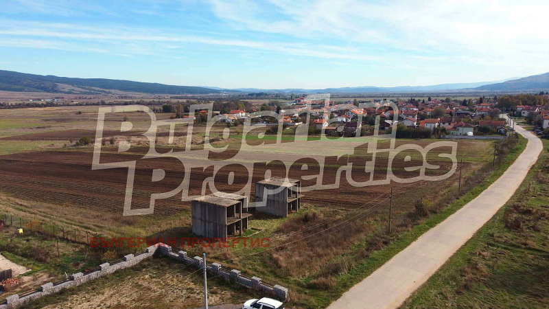Продава ПАРЦЕЛ в област София, с. Белчин - 956 кв.м / 40 000 € » 78 233.20 лв., БЪЛГЕРИАН ПРОПЕРТИС