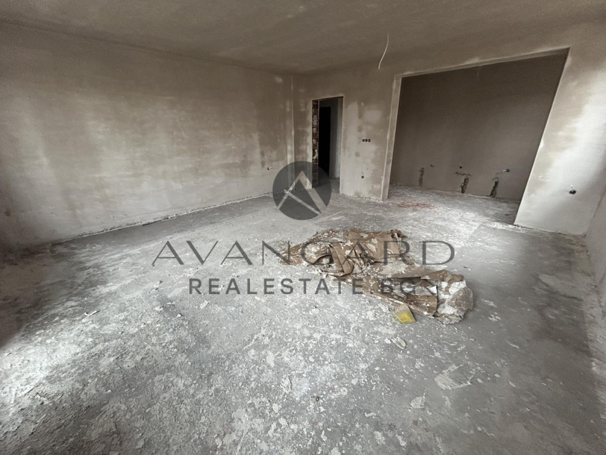 Продава 4-СТАЕН, гр. Пловдив, Остромила, снимка 2 - Апартаменти - 52360543