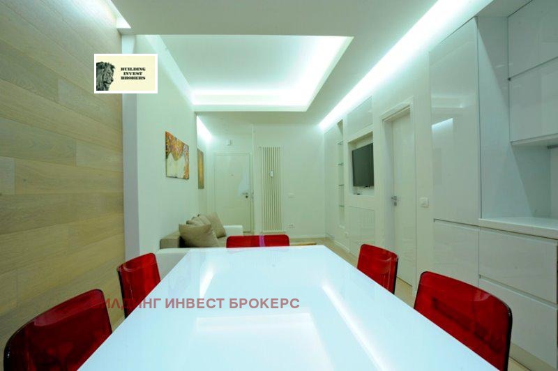 Продава 3-СТАЕН, гр. София, Бъкстон