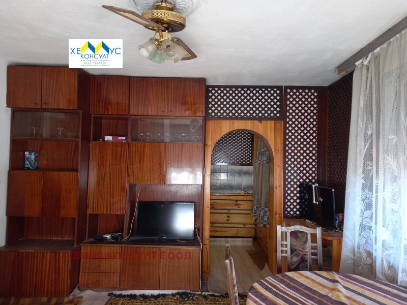 Продава ЕТАЖ ОТ КЪЩА, гр. Троян, област Ловеч, снимка 7 - Етаж от къща - 53005738