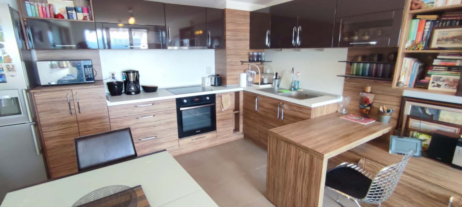 Продава 3-СТАЕН, гр. Велико Търново, Варуша, снимка 2 - Апартаменти - 55232153