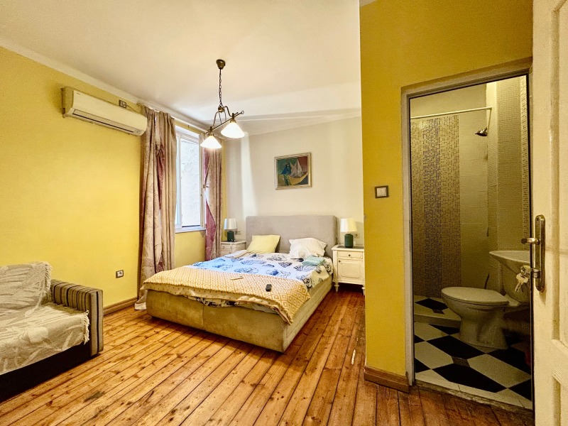 Продава КЪЩА в град София, Център - 240 кв.м / 599 790 € » 1 173 087.28 лв., СОФИЯ ПРОПЪРТИ