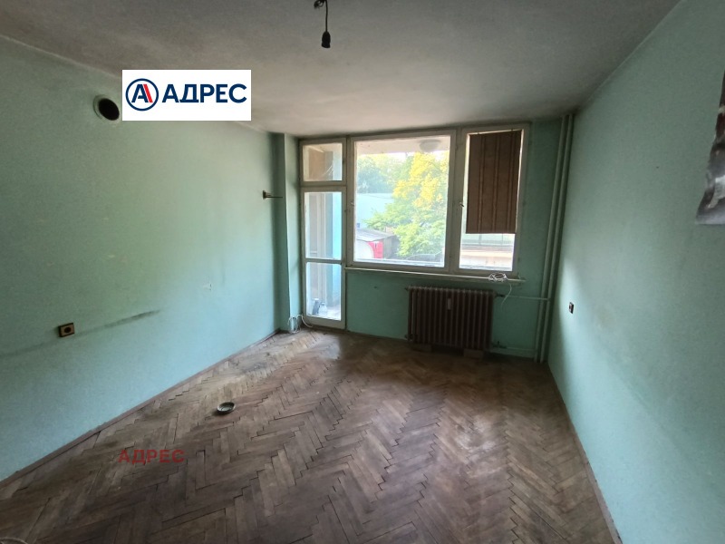 Te koop  Studio Razgrad , Tsentar , 47 m² | 11723858 - afbeelding [2]