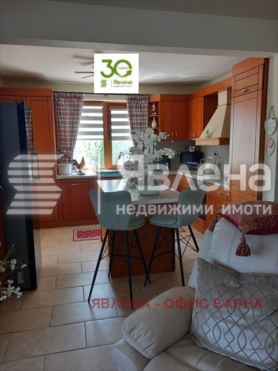 Продава КЪЩА, с. Безводица, област Добрич, снимка 16 - Къщи - 52879574
