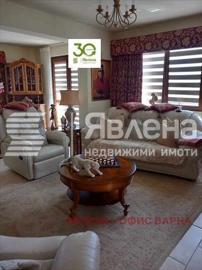 Продава КЪЩА, с. Безводица, област Добрич, снимка 13 - Къщи - 52879574
