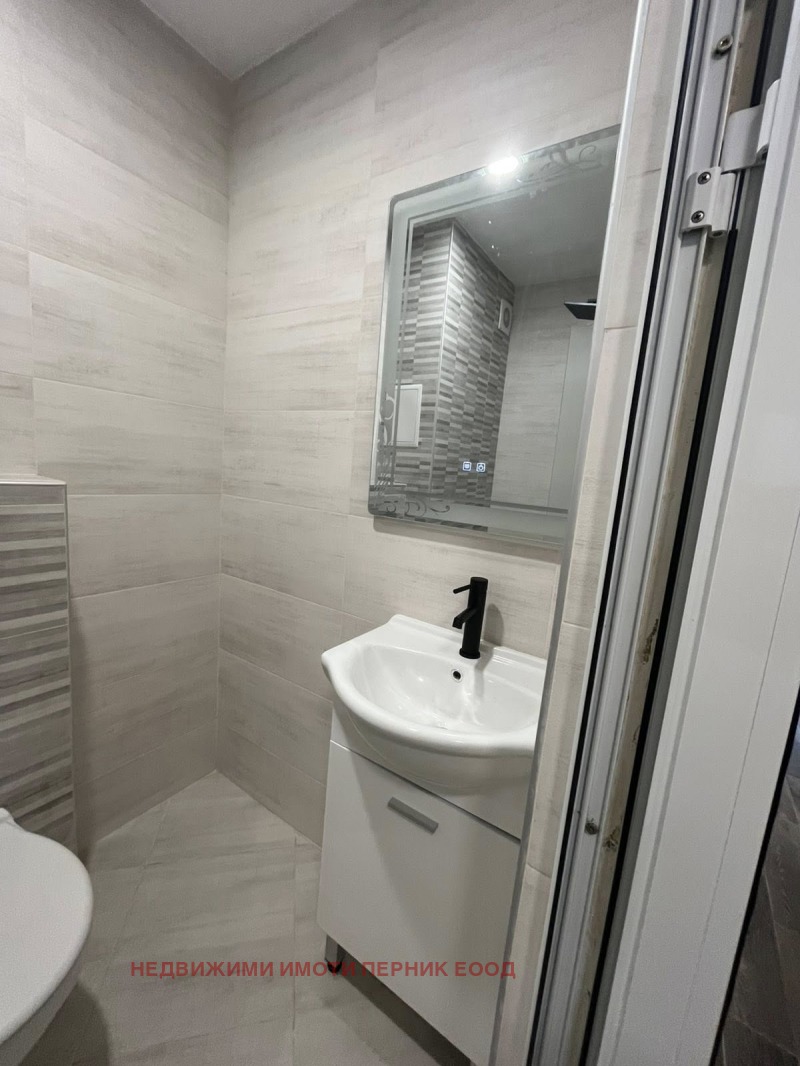 Продава 3-СТАЕН, гр. Перник, Изток, снимка 12 - Апартаменти - 52531718