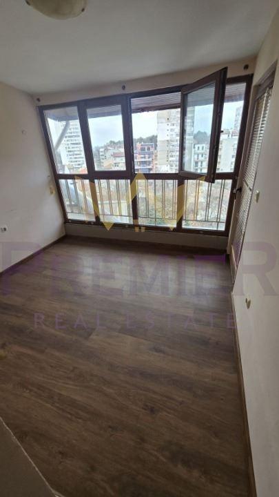 Продава 3-СТАЕН, гр. Варна, Цветен квартал, снимка 5 - Апартаменти - 54204949